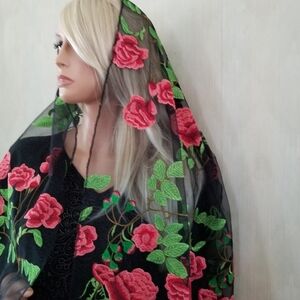 Rose Blossoms Embroidered on Black Mesh Mantilla Chapel Veil Modesty‎ Wrap